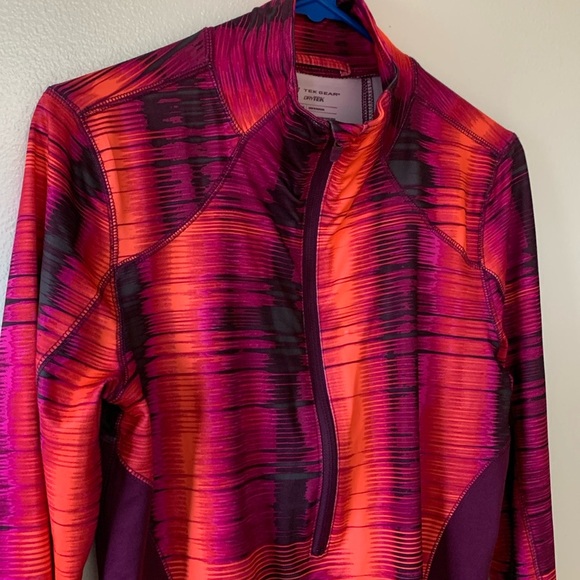 Stunning Vivid Multicolor Tek Gear DryTek Half Zip Pullover Size M - Picture 3 of 8